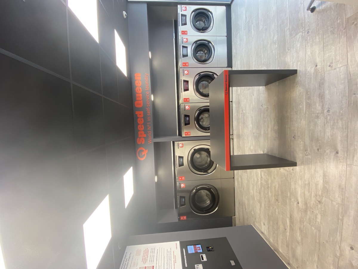 Laverie automatique moderne en Vendee